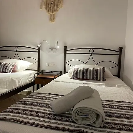 Cal Day Santorini Perissa (Santorini)