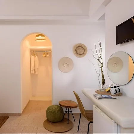 Konukevi Cal Day Santorini Perissa (Santorini)