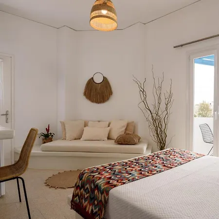 Cal Day Santorini Konukevi