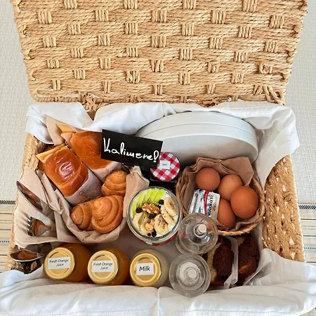 Πανσιόν Cal Day Santorini Περίσσα